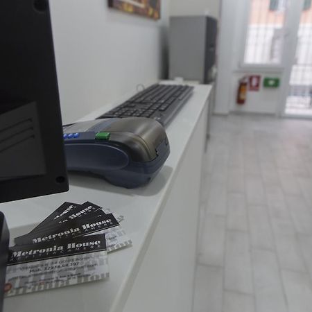 Metronia Guest House Rome Bagian luar foto