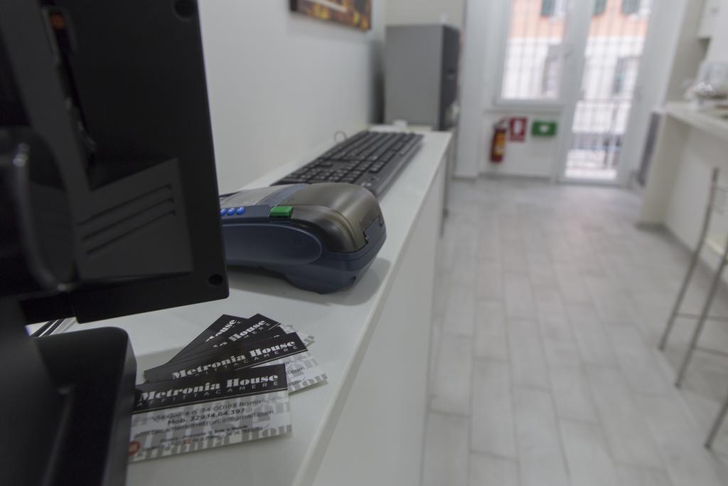 Metronia Guest House Rome Bagian luar foto